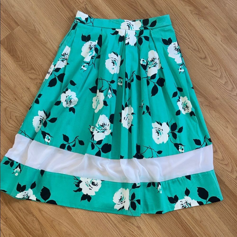 Aqua Floral Green White A-Line Skirt Women's Size Medium Bloomingdale’s MIDI